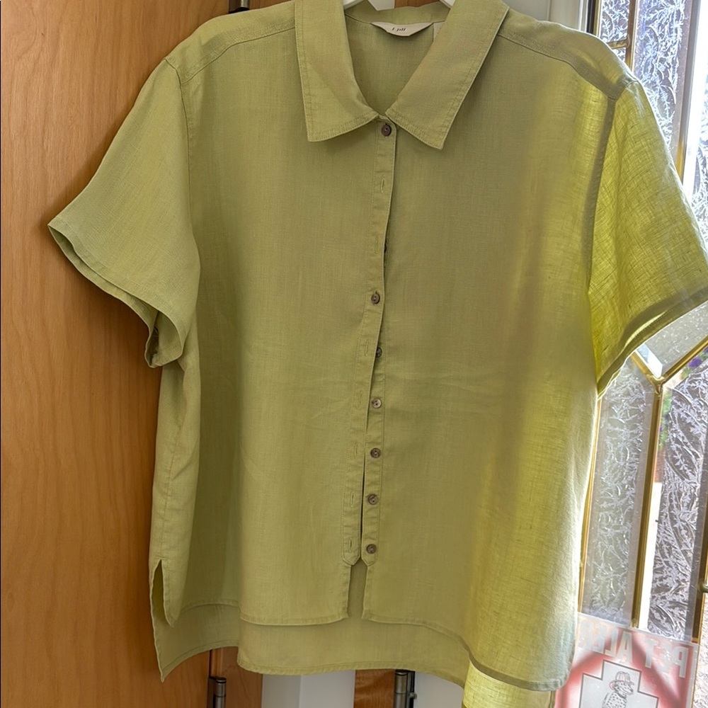 Light Green Button-Front Short Sleeve Top